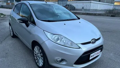 Usata Ford Fiesta Titanium 97 CV (71 kW) 2009 Grigio Berlina