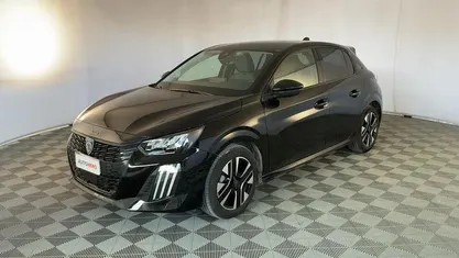 Usata Peugeot 208 Allure 101 CV (74 kW) 2025 Nero Utilitaria