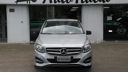 Argento Usata 2016 Mercedes B180 AMG Monovolume | 10.990 € (Buon prezzo)