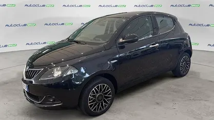 Usata Lancia Ypsilon S 70 CV (51 kW) 2024 Nero Utilitaria