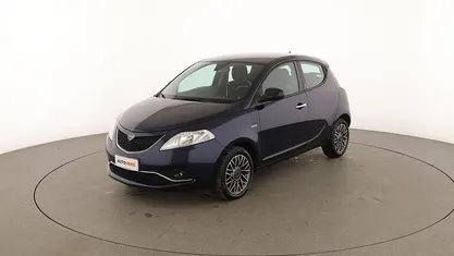 Usata Lancia Ypsilon Gold 95 CV (69 kW) 2016 Blu Utilitaria