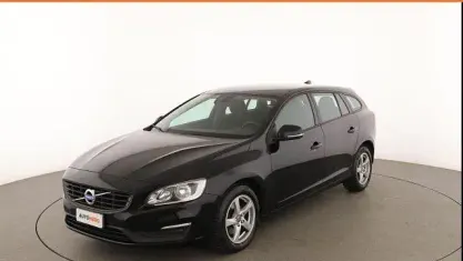 Usata Volvo V60 Kinetic 120 CV (88 kW) 2016 Nero Station wagon