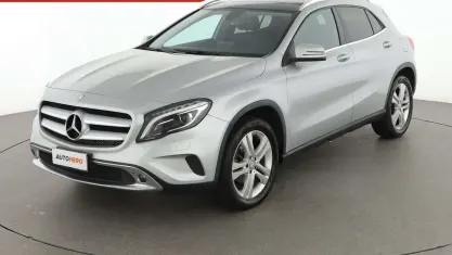 Usata Mercedes GLA200 136 CV (100 kW) 2015 Grigio SUV