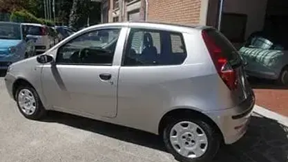 Usata Fiat Punto Active 60 CV (44 kW) 2004 Argento Utilitaria