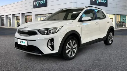 Usata 2022 Kia Stonic Style SUV | 14.750 € (Buon prezzo)