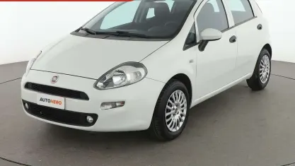 Usata Fiat Punto Street 75 CV (55 kW) 2015 Bianco Utilitaria