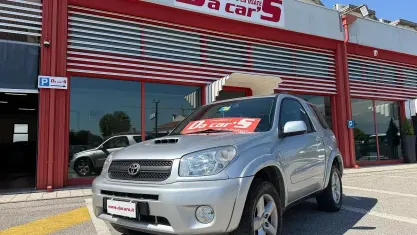 Usata Toyota RAV4 116 CV (85 kW) 2006 SUV