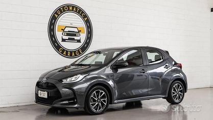 Occasion Toyota Yaris Hybrid 92 PK (67 kW) 2022 Grijs Sedan