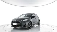 Grigio Usata 2020 Toyota Yaris Hybrid Lounge Tre volumi | 17.400 € (Buon prezzo)