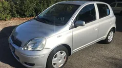 Argento Usata 2005 Toyota Yaris Sol Tre volumi | 2900 € (Buon prezzo)