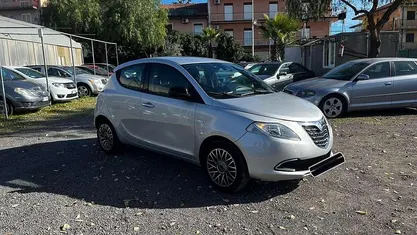 Other Usata 2015 Lancia Ypsilon Due volumi | 7499 € (Buon prezzo)
