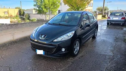 Nero Usata 2011 Peugeot 207 Tre volumi | 4999 € (Buon prezzo)