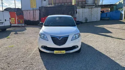 Bianco Usata 2014 Lancia Ypsilon Silver Due volumi | 5000 € (Buon prezzo)