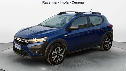 Usata Dacia Sandero Essentiel 101 CV (74 kW) 2023 Blu/azzurro Utilitaria