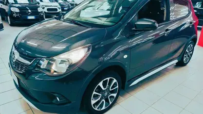 Usata Opel Karl Rocks 75 CV (55 kW) 2018 Grigio scuro Utilitaria