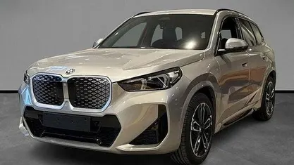Argento Nuova 2025 BMW iX1 M Sport SUV | 45.500 € (Buon prezzo)
