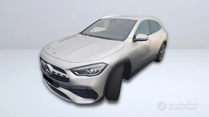 Usata Mercedes GLA200 Premium 149 CV (109 kW) 2021 Argento SUV