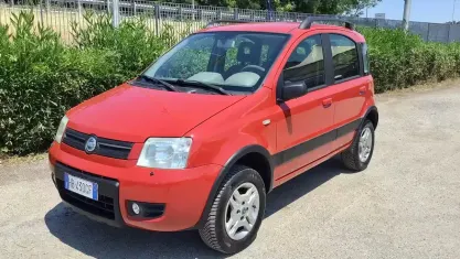 Usata Fiat Panda 4x4 Climbing 60 CV (44 kW) 2005 Rosso Utilitaria