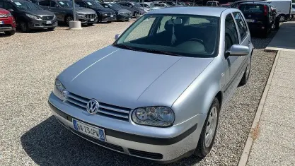 Usata VW Golf IV Highline 105 CV (77 kW) 2002 Grigio Berlina