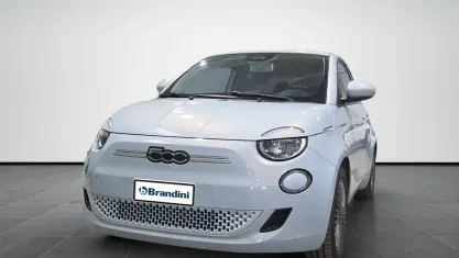 Usata Fiat 500e Icon 42 kW (58 CV) 2022 Celestial blue Cabrio