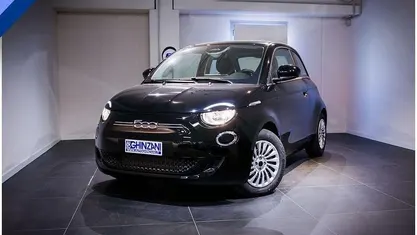 Nero Nuova 2025 Fiat 500e Pop Berlina | 9950 €