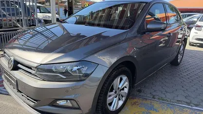 Begagnad VW Polo Highline 90 HK (66 kW) 2018 Grå Halvkombi