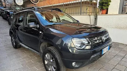 Usata Dacia Duster Lauréate 115 CV (84 kW) 2016 Grigio Monovolume