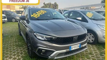 Usata Fiat Tipo Cross 99 CV (72 kW) 2021 Grigio Utilitaria