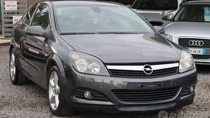 Usata Opel Astra GTC Cosmo 110 CV (80 kW) 2010 Grigio Berlina