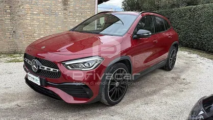Usata Mercedes GLA200 Premium 150 CV (110 kW) 2023 Rosso SUV