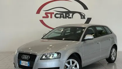 Argento Usata 2010 Audi A3 Attraction Tre volumi | 7500 € (Buon prezzo)