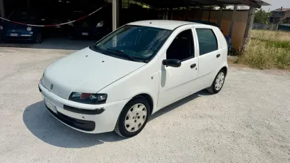 Usata Fiat Punto 60 CV (44 kW) 2003 Bianco Utilitaria