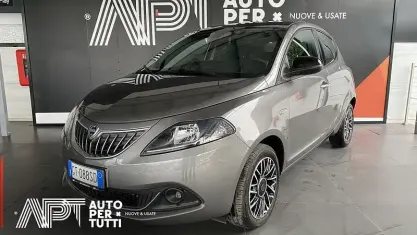 Usata Lancia Ypsilon S 70 CV (51 kW) 2024 Grigio Utilitaria