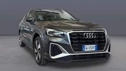 Usata Audi Q2 S-Line 150 CV (110 kW) 2024 Grigio daytona perlato SUV