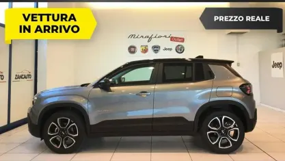 Usata Jeep Avenger EV Summit 114 kW (156 CV) 2025 Grigio SUV