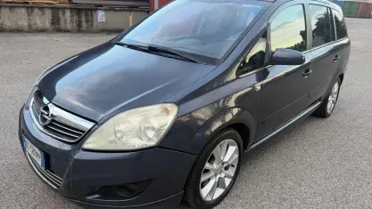Usata Opel Zafira Cosmo 150 CV (110 kW) 2009 Grigio Monovolume
