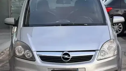 Usata Opel Zafira 94 CV (69 kW) 2007 Grigio Monovolume