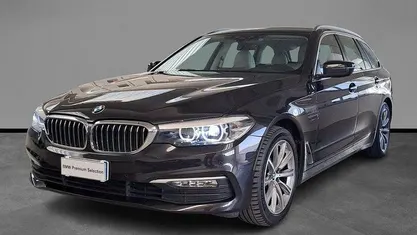 Usata BMW 520 Comfort Edition 190 CV (139 kW) 2019 Grigio / pastello Station wagon