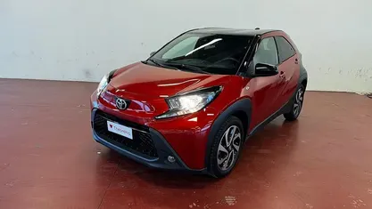 Chilli red black Usata 2023 Toyota Aygo X Trend SUV | 14.790 € (Buon prezzo)