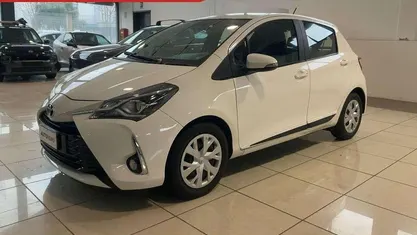 Usata Toyota Yaris Active 72 CV (52 kW) 2019 Bianco Berlina