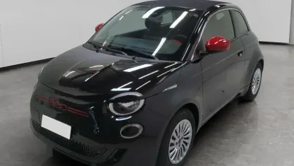 Usata Fiat 500C Red 86 kW (118 CV) 2023 Nero Cabrio