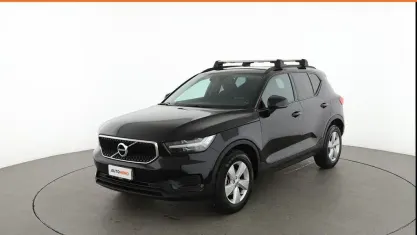 Usado Volvo XC40 Momentum 163 CV (119 kW) 2022 Negro SUV