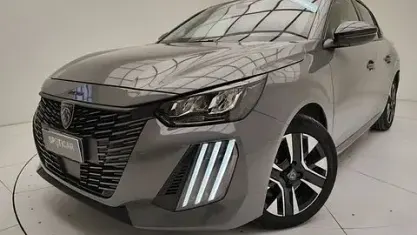 Usata Peugeot 208 Allure 101 CV (74 kW) 2025 Grigio Utilitaria