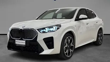 Begagnad BMW iX2 M Sport 279 kW (380 HK) 2024 Vit SUV
