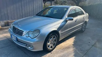 Usata Mercedes C220 Avantgarde 149 CV (109 kW) 2005 Berlina
