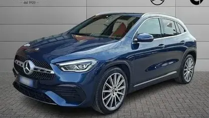 Käytetty Mercedes GLA200 Premium 150 HP (110 kW) 2023 Sininen Katumaasturi