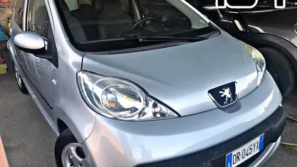 Usata Peugeot 107 68 CV (50 kW) 2009 Grigio Utilitaria