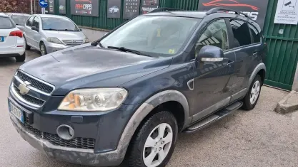Usata Chevrolet Captiva LS 150 CV (110 kW) 2007 Bluazzurro SUV