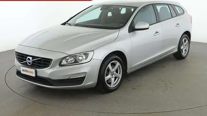 Argento Usata 2018 Volvo V60 Kinetic Station wagon | 14.399 € (Super prezzo)