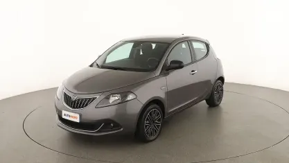 Usata Lancia Ypsilon Gold 70 CV (51 kW) 2021 Grigio Utilitaria